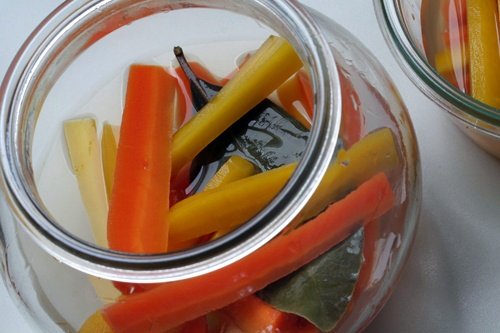 pickled-carrots