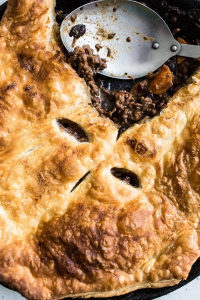 one-pan-beef-ale-pie